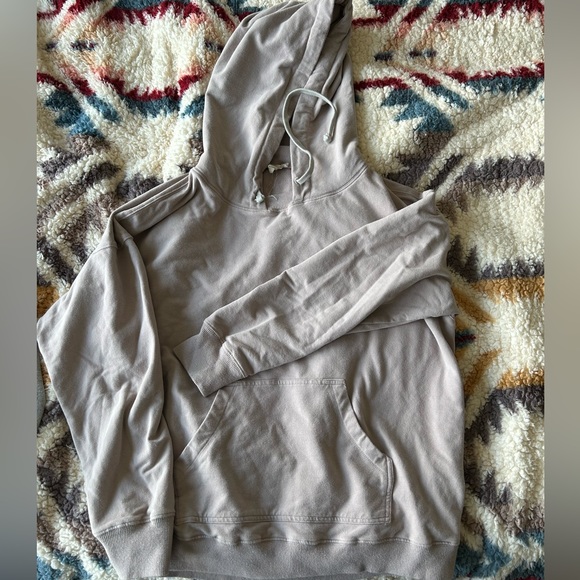 Super soft hoodie! Only worn a few times. Taupe color. M - Picture 2 of 2